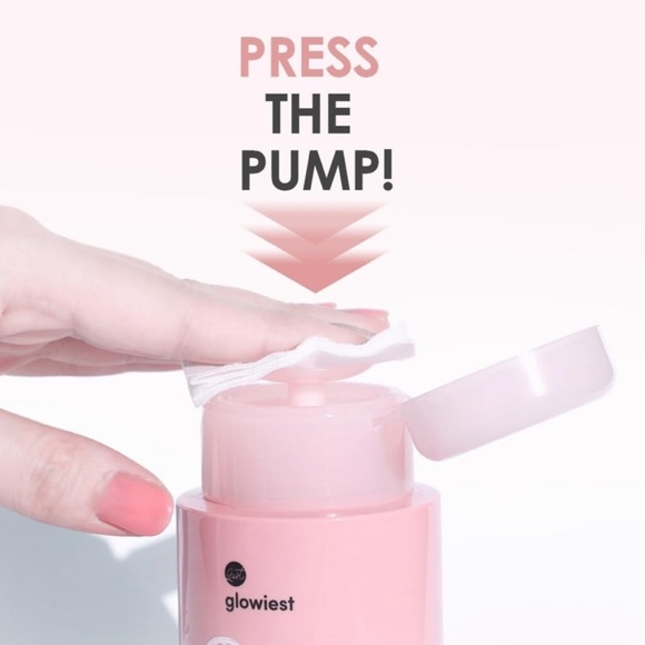 Glowiest Peekaboo AHA PHA Skin Perfecting Toner - Picture 2 of 5